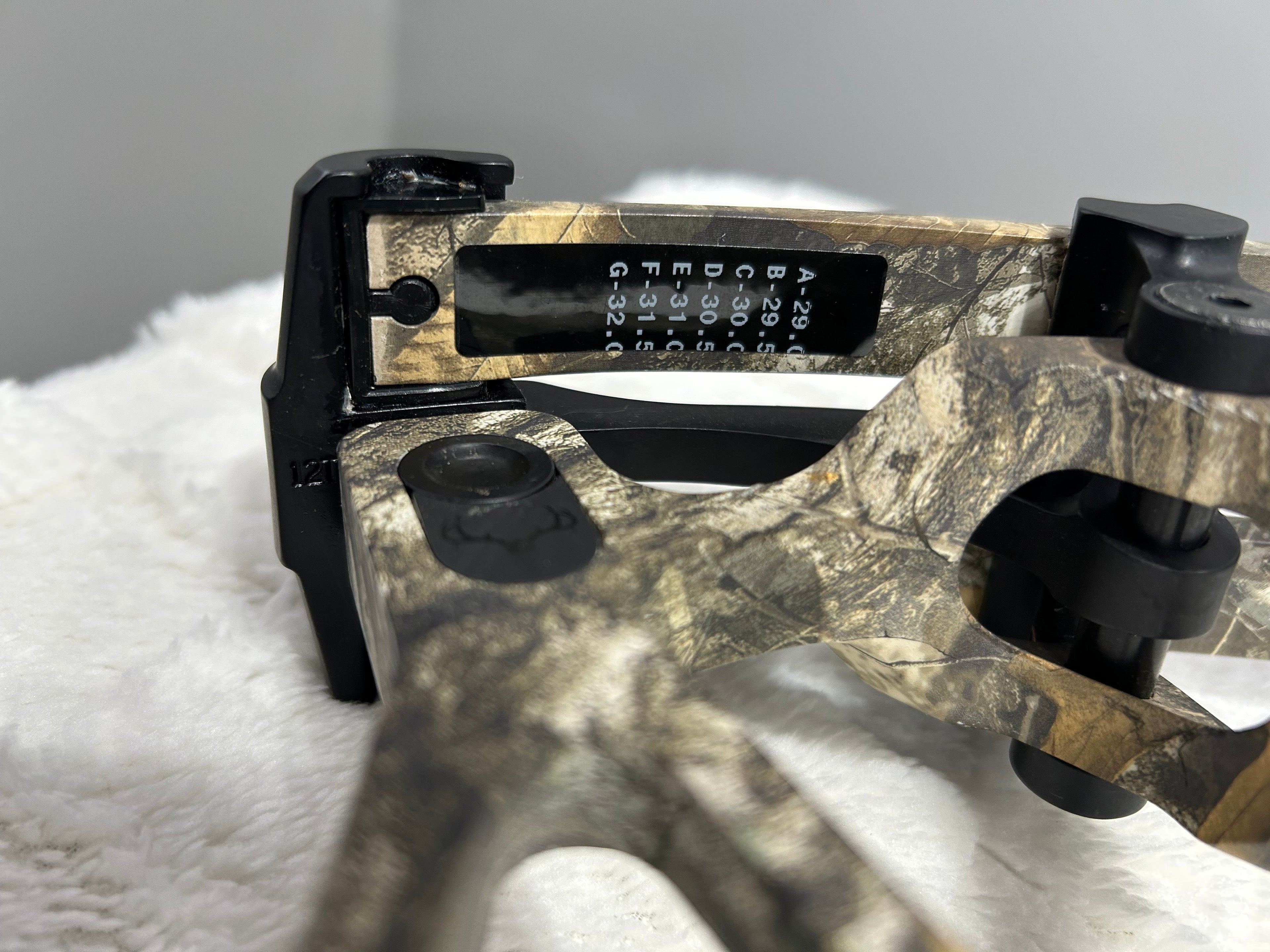 Hoyt Double XL Realtree Edge RH 65# Max 29"-32" DL (USED)