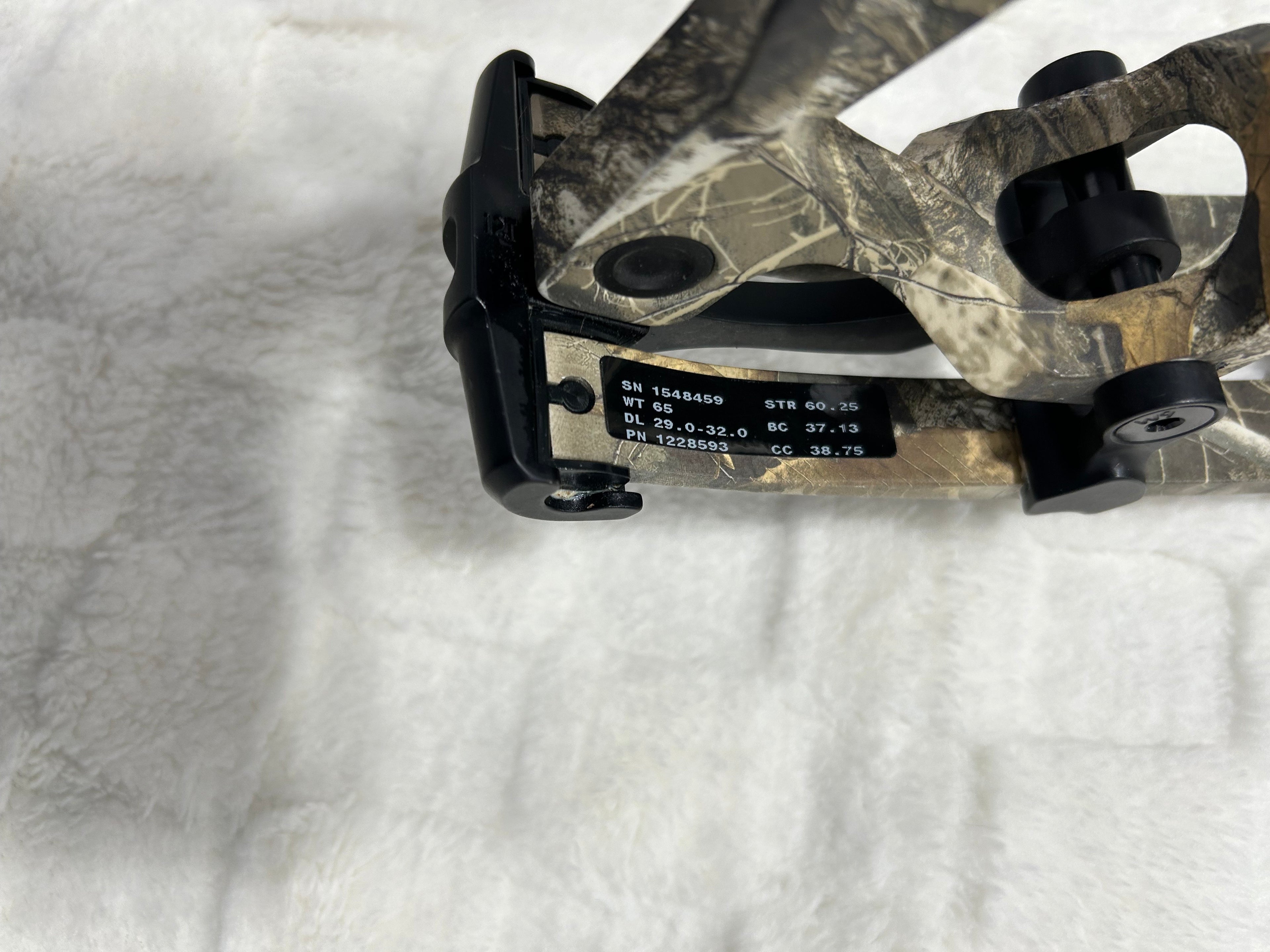 Hoyt Double XL Realtree Edge RH 65# Max 29"-32" DL (USED)