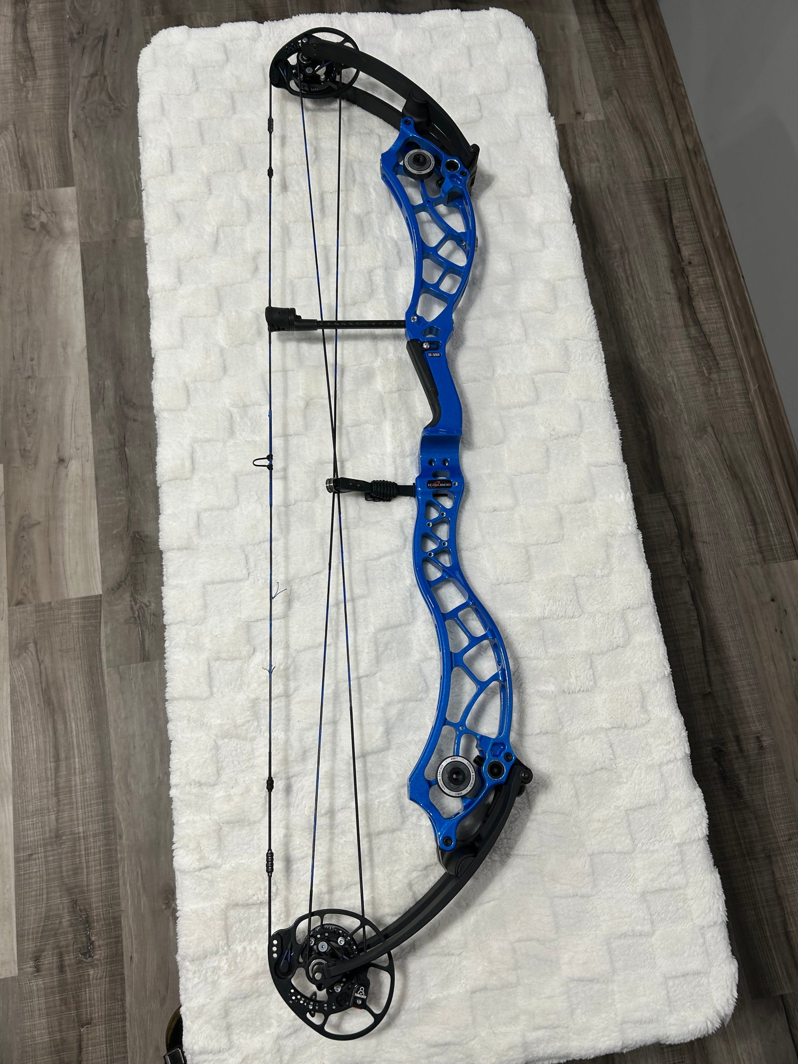 Bowtech Reckoning 39 RH 70# Max Med Cam 26.5"-30.5" DL (USED – Like New)