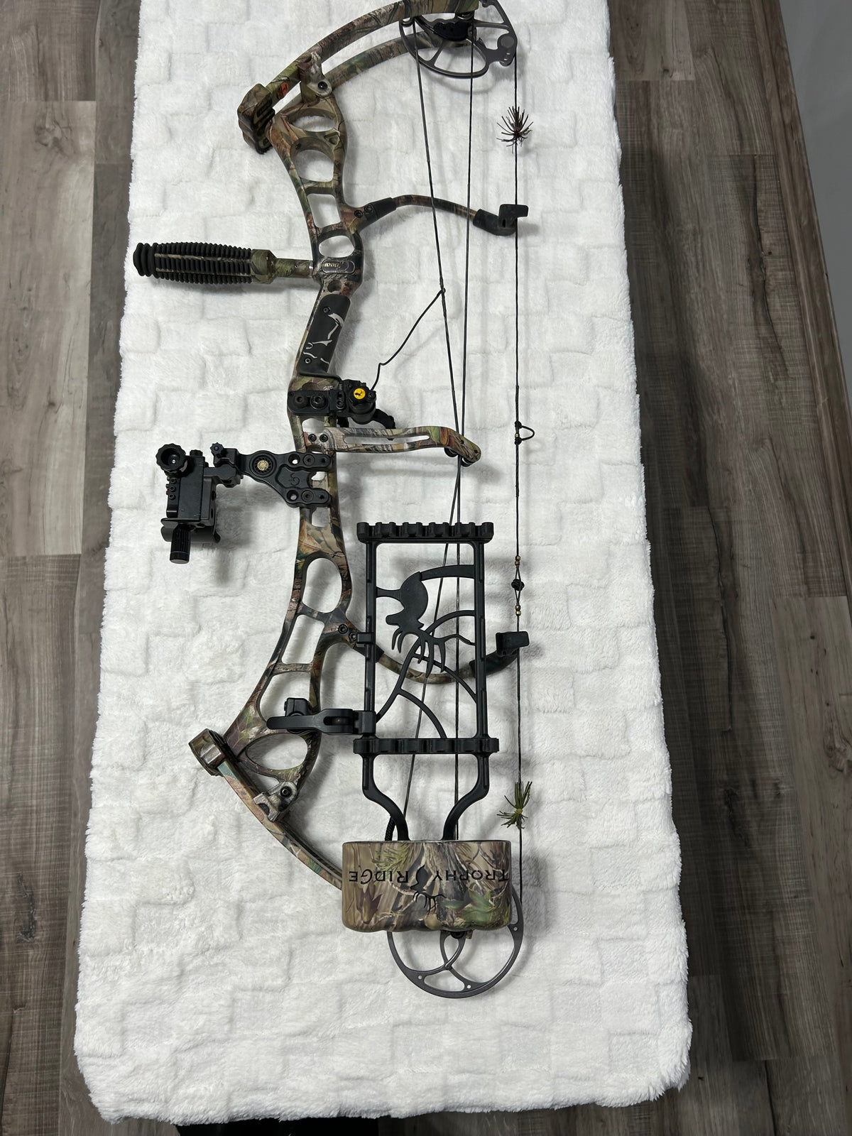 Bear Anarchy 70# Max 28.5&quot;-29.5&quot; DL – Realtree (USED)