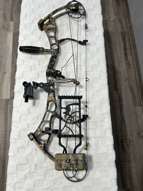 Bear Anarchy 70# Max 28.5"-29.5" DL – Realtree (USED)