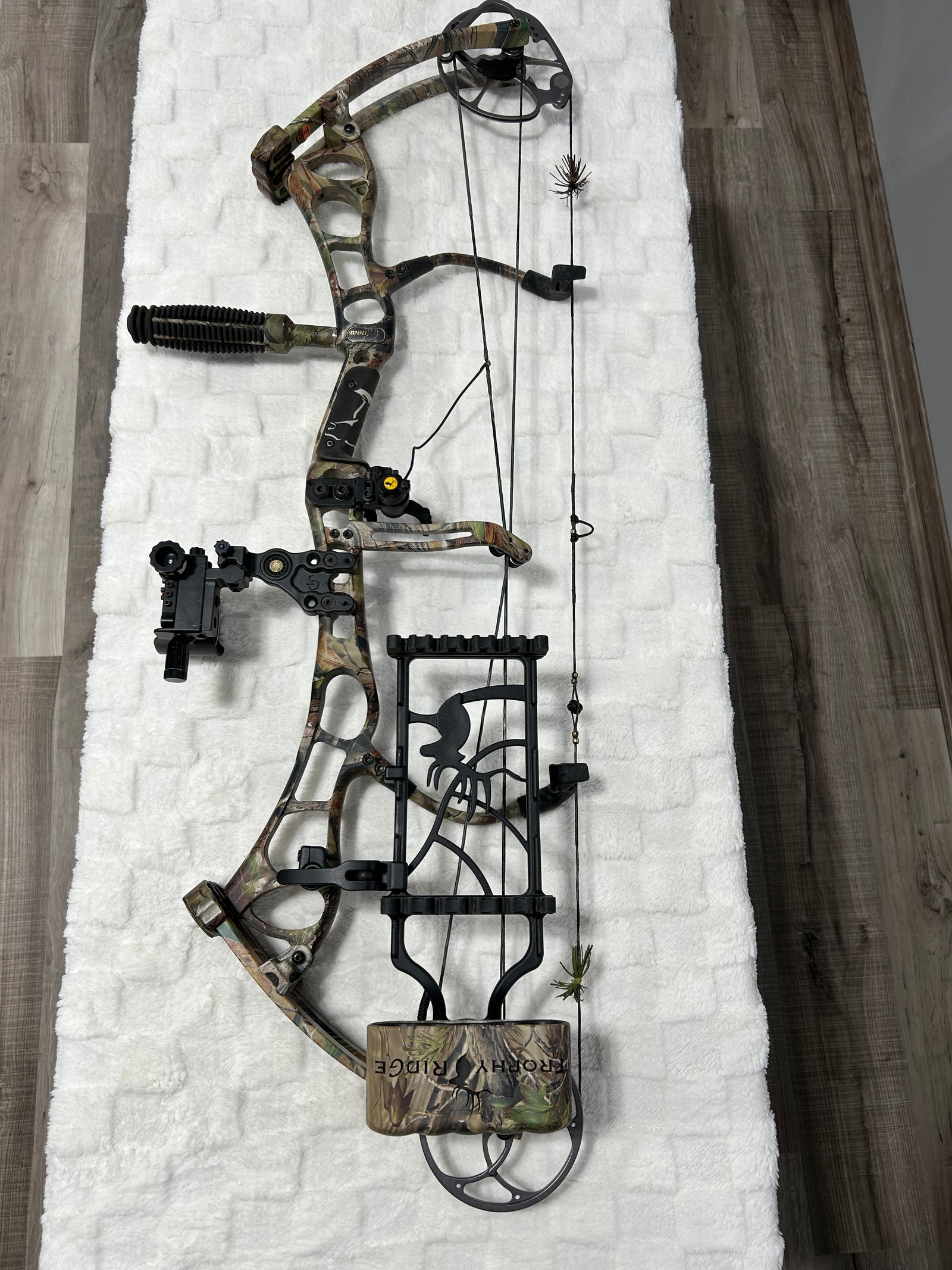Bear Anarchy 70# Max 28.5"-29.5" DL – Realtree (USED)